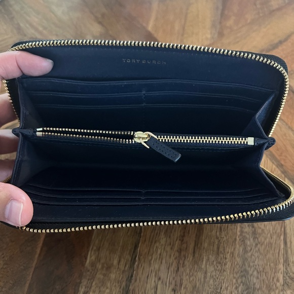 Tory Burch Zippered Wallet - Picture 4 of 8